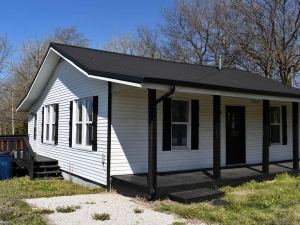 107 N Walnut Street , Buffalo, MO 65622