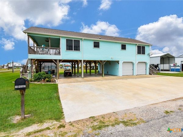 16 Peggy Street , Palacios, TX 77465