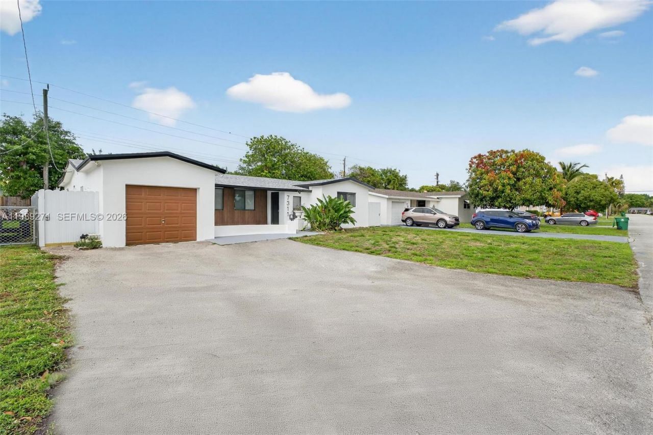 7311 Fairway Blvd , Miramar, FL 33023 Photo