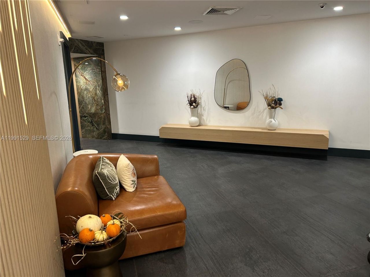 90 SW 3rd St , Unit 3610, Miami, FL 33130 Photo