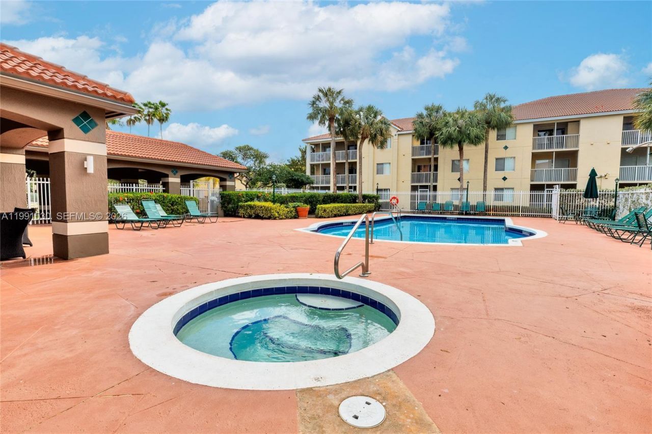 470 S Park Rd, Unit 7-204, Hollywood, FL 33021 Photo