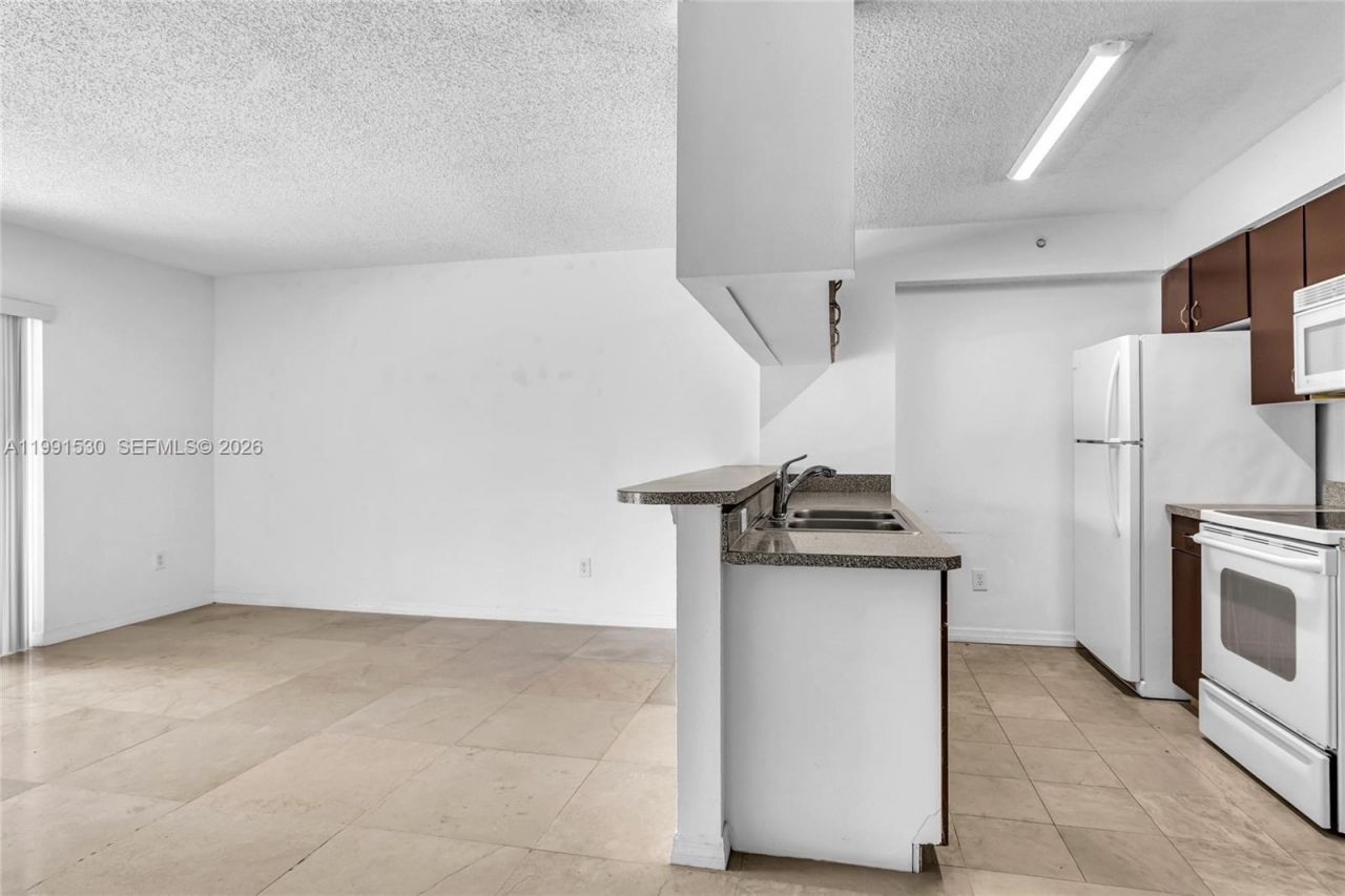 470 S Park Rd, Unit 7-204, Hollywood, FL 33021 Photo