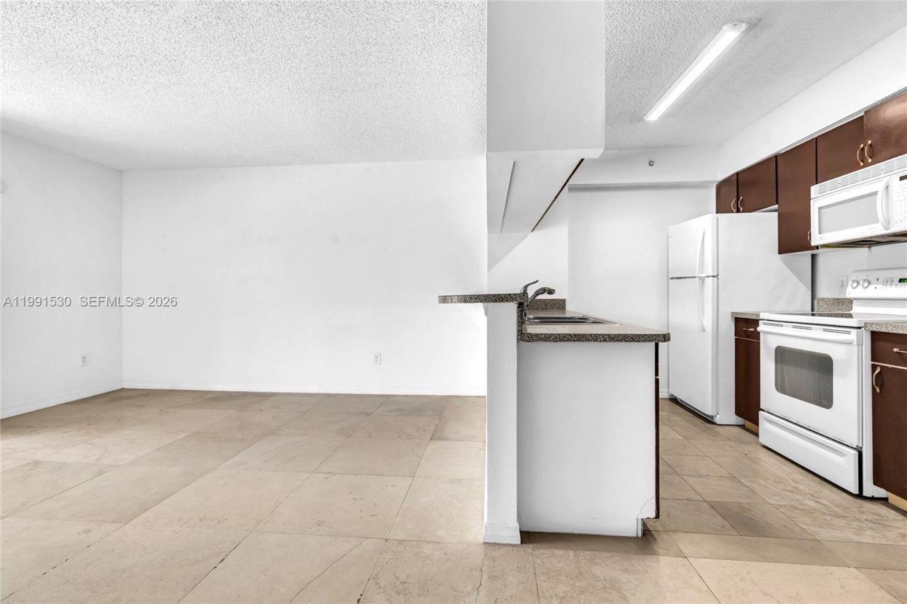 470 S Park Rd, Unit 7-204, Hollywood, FL 33021 Photo