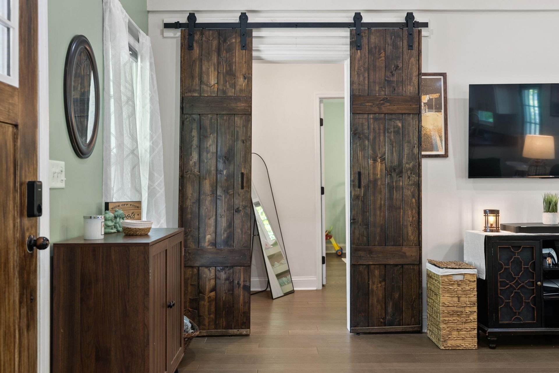 119 Red Cedar Drive Photo 4