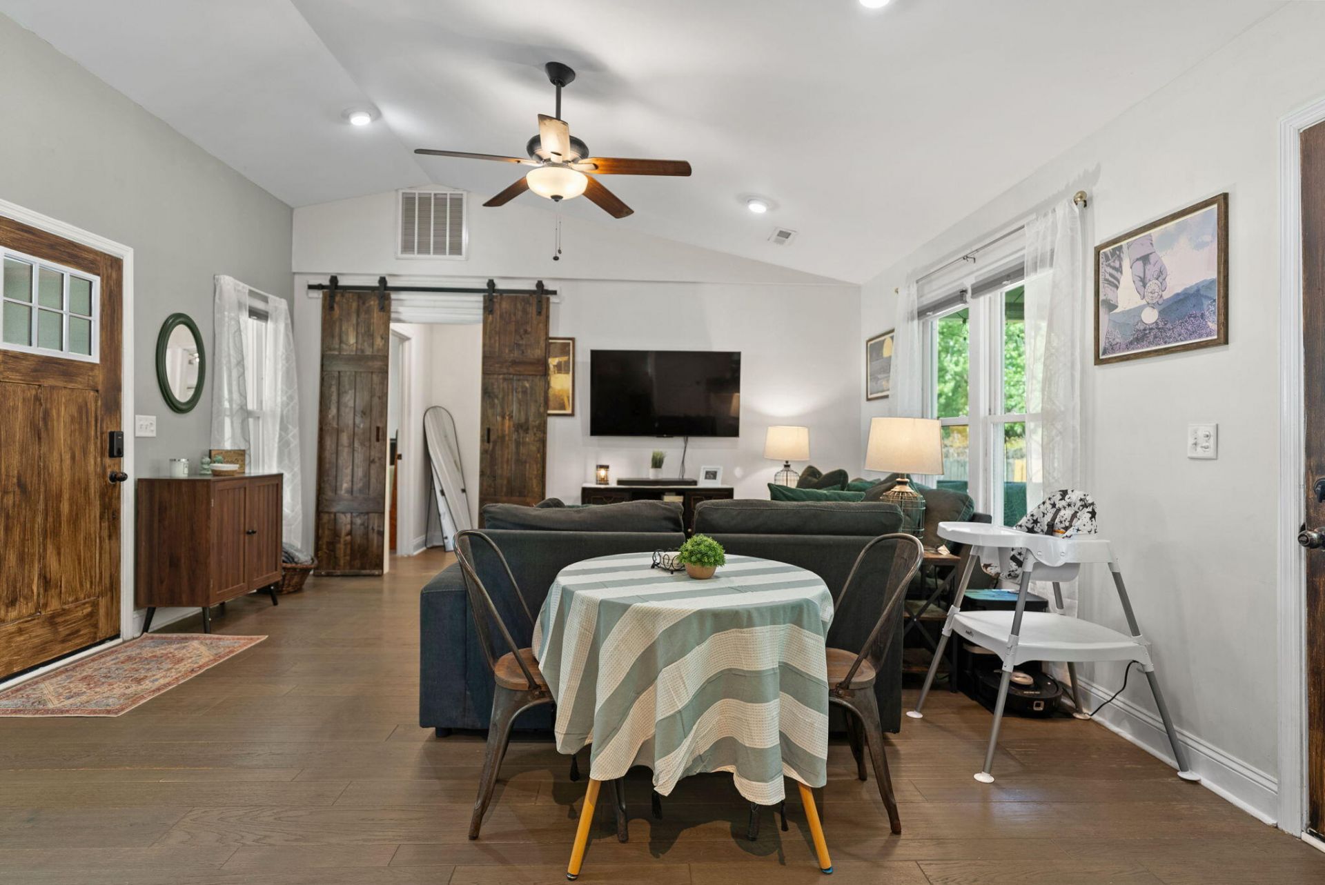 119 Red Cedar Drive Photo 7