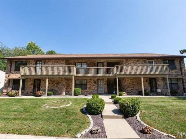 218 Shoreline Drive, Unit 6, O'Fallon, IL 62269