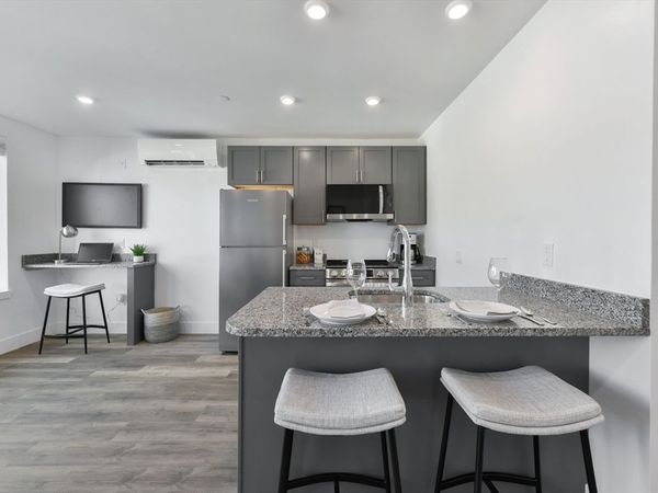 585 Essex St, Unit 202, Lynn, MA 01901