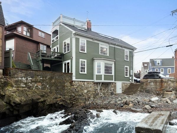 137 Front St, Marblehead, MA 01945