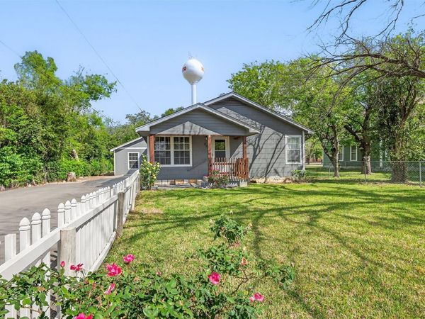 204 Taylor ST, Hutto, TX 78634