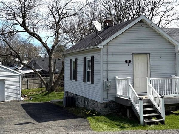 10 Elm Street, Meadowlands, PA 15347