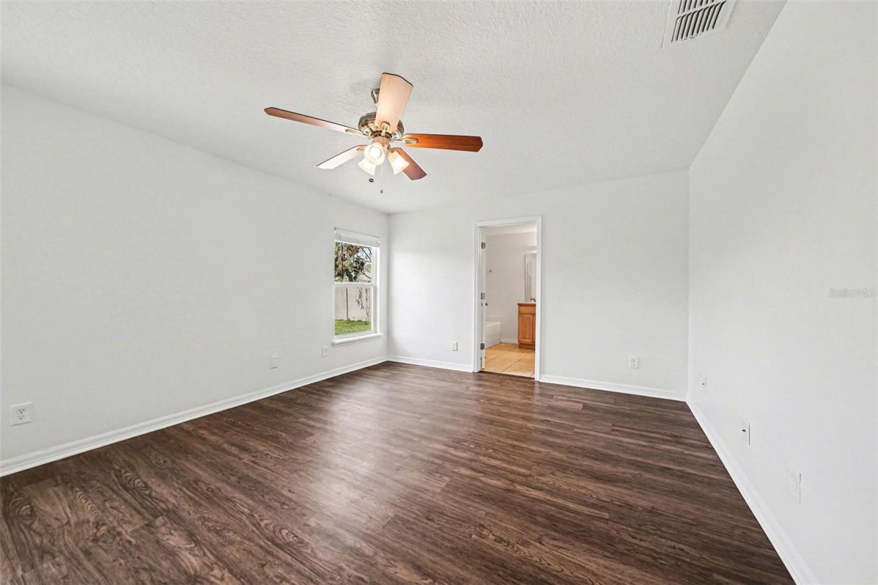 1461 E Whooping Drive , Groveland, FL 34736 Photo