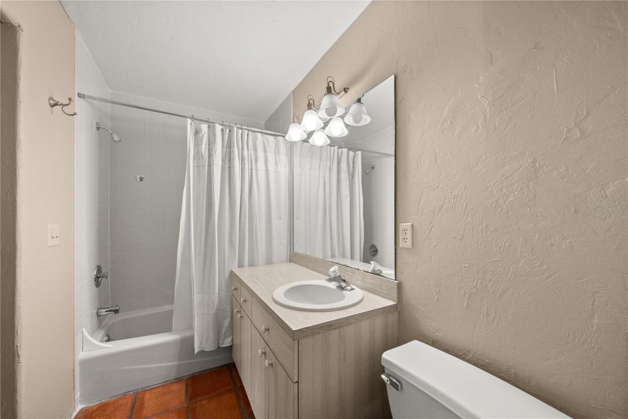 12621 SE Sunset Harbor Road, Weirsdale, FL 32195 Photo