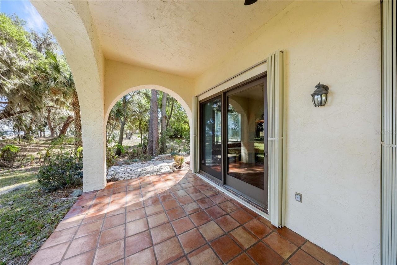 12621 SE Sunset Harbor Road, Weirsdale, FL 32195 Photo