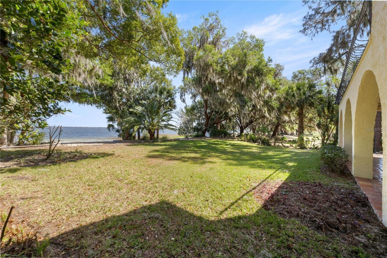 12621 SE Sunset Harbor Road, Weirsdale, FL 32195 Photo