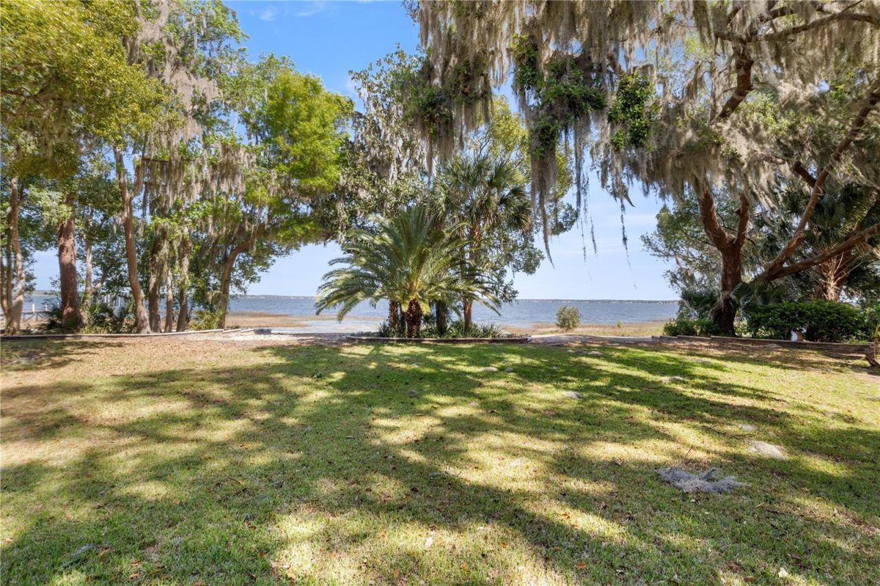 12621 SE Sunset Harbor Road, Weirsdale, FL 32195 Photo