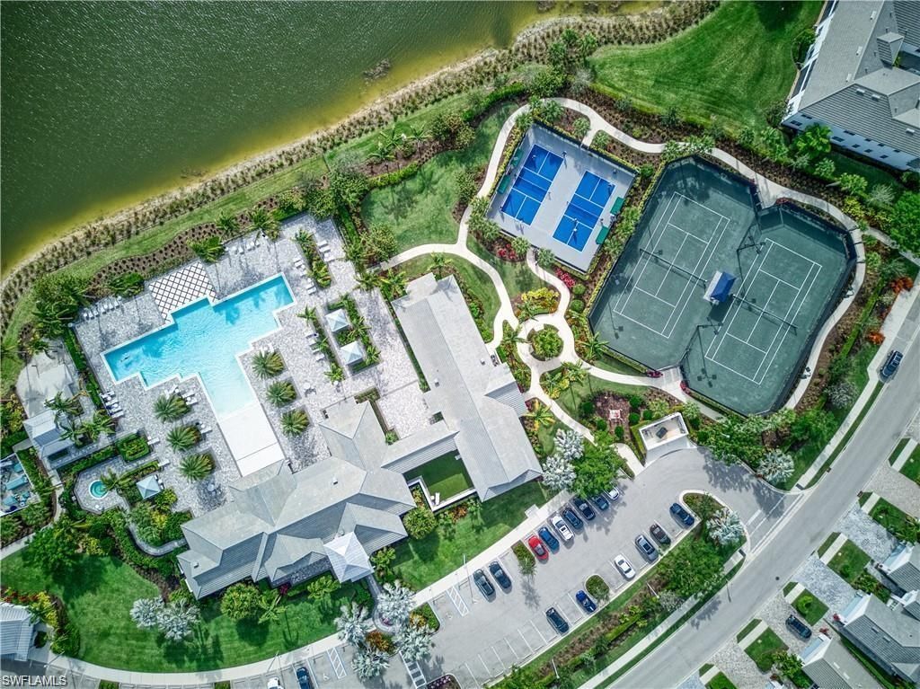 8966 Saint Lucia Dr, Naples, FL 34114 Photo