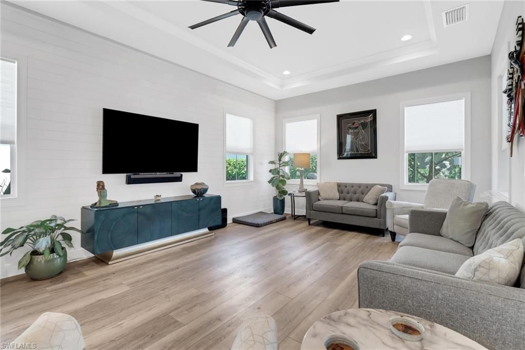 8966 Saint Lucia Dr, Naples, FL 34114 Photo