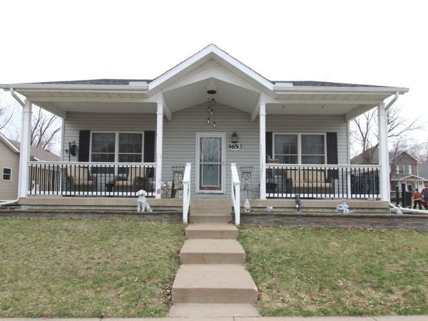 4650 Kelling Street , Davenport, IA 52806