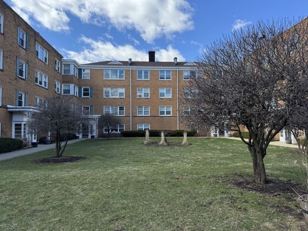 524 Michigan Avenue, Unit 3S, Evanston, IL 60202