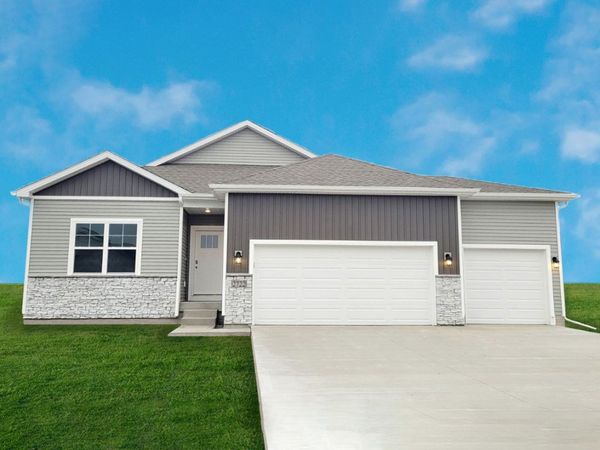 2865 Prairielight Drive, Hiawatha, IA 52233
