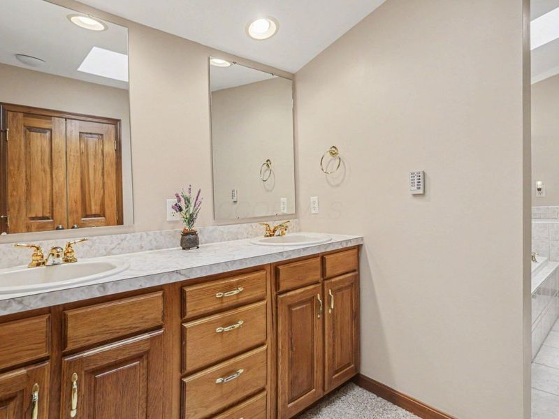 F-3 Ute Court, Hideaway Hills, OH 43107 Photo 38