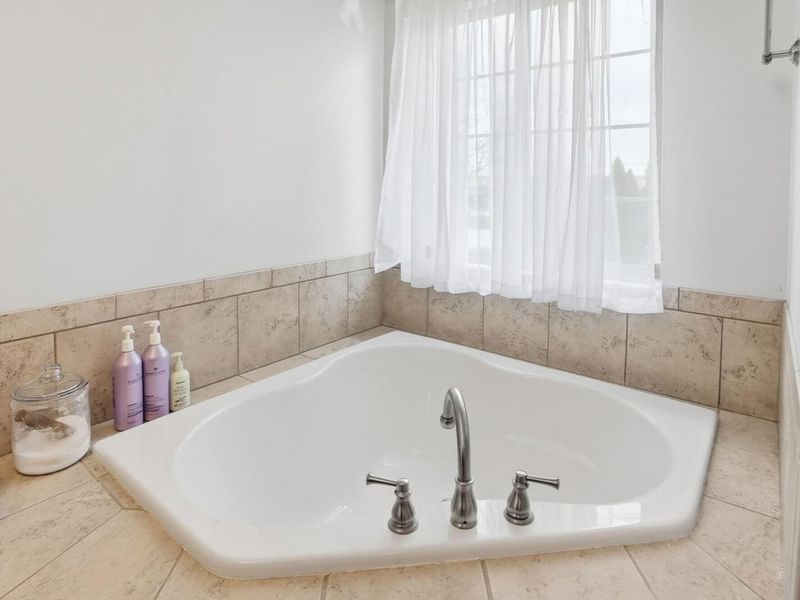 3954 Delwood Drive, Powell, OH 43065 Photo 17