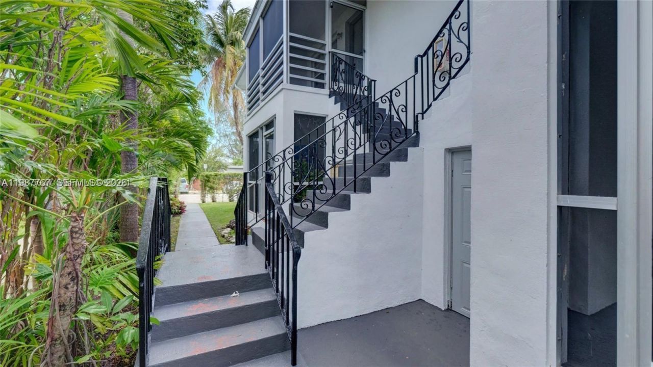 1791 Marseille Dr , Miami Beach, FL 33141 Photo