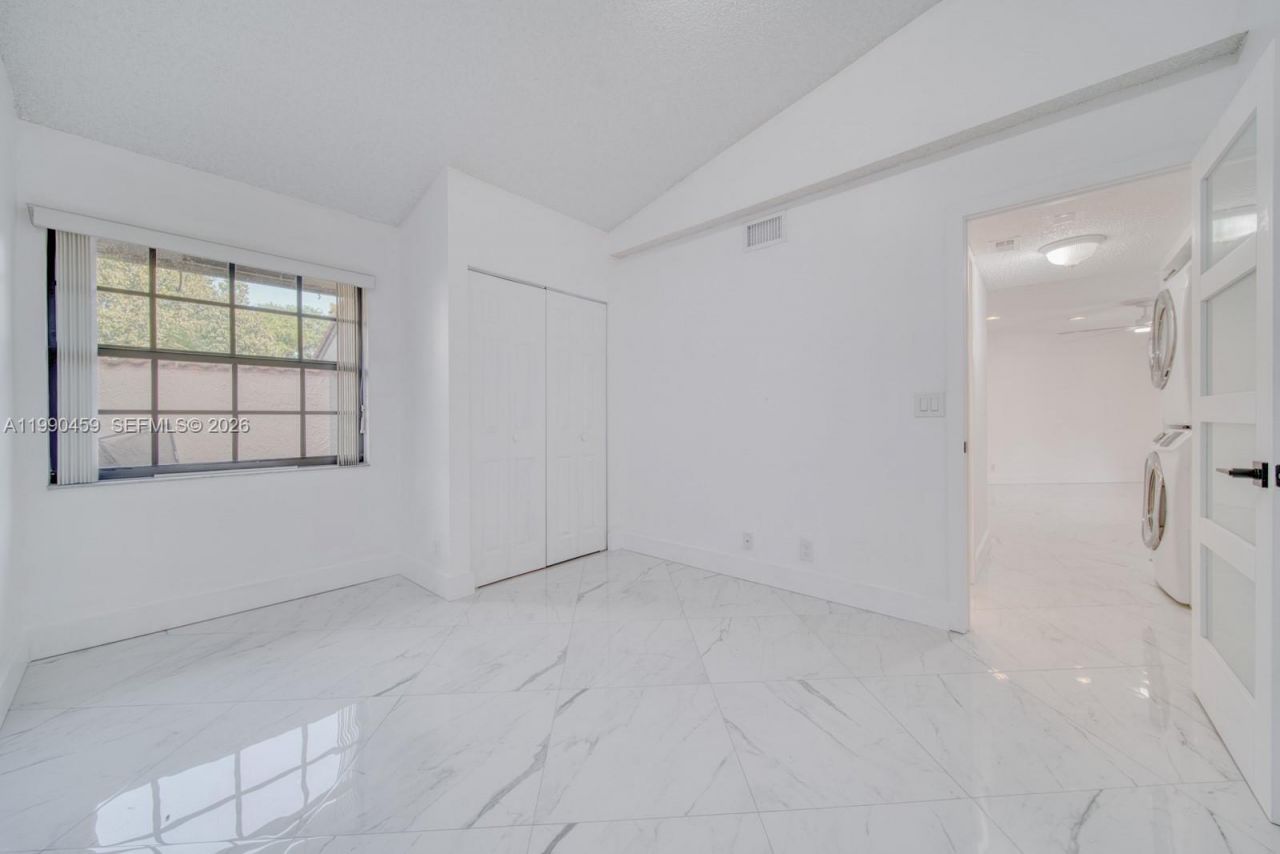 9151 W Sunrise Blvd, Plantation, FL 33322 Photo