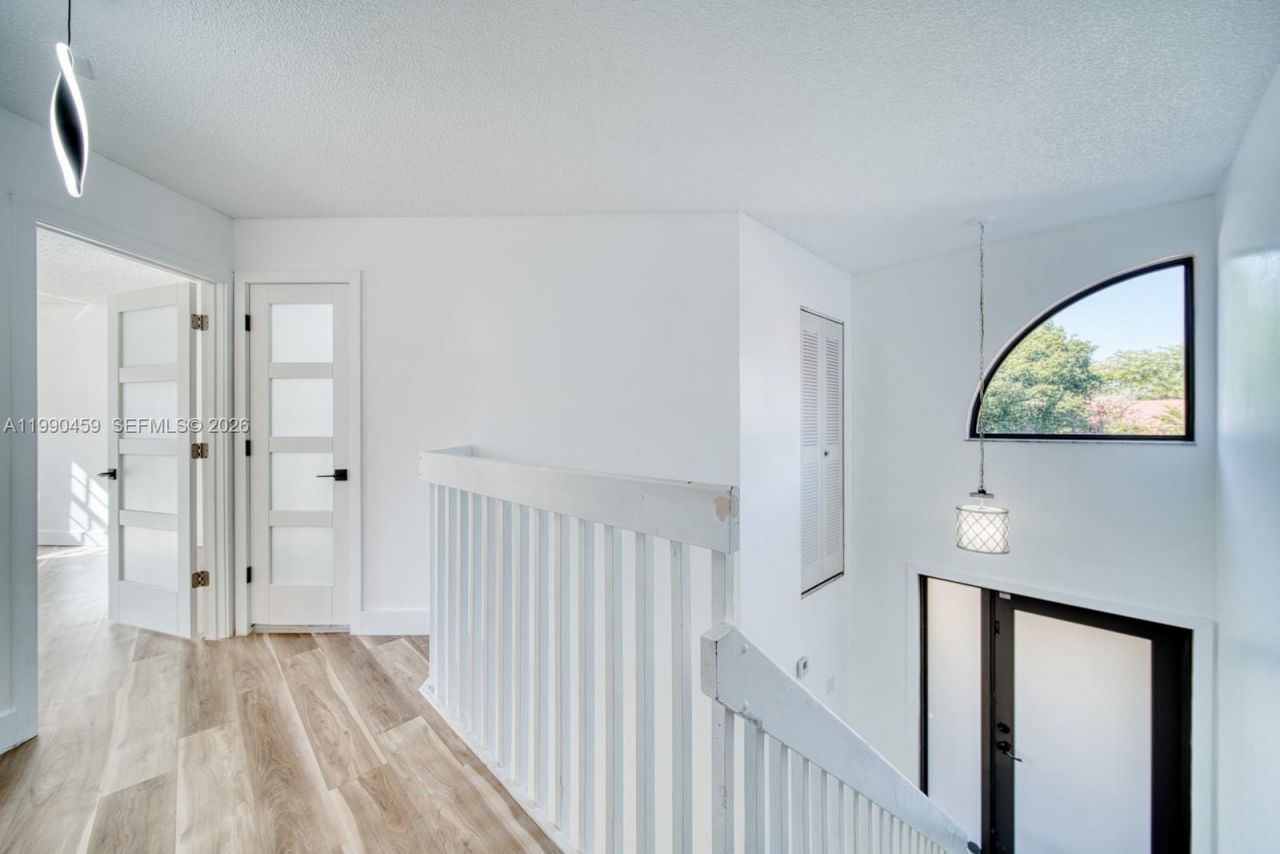9151 W Sunrise Blvd, Plantation, FL 33322 Photo