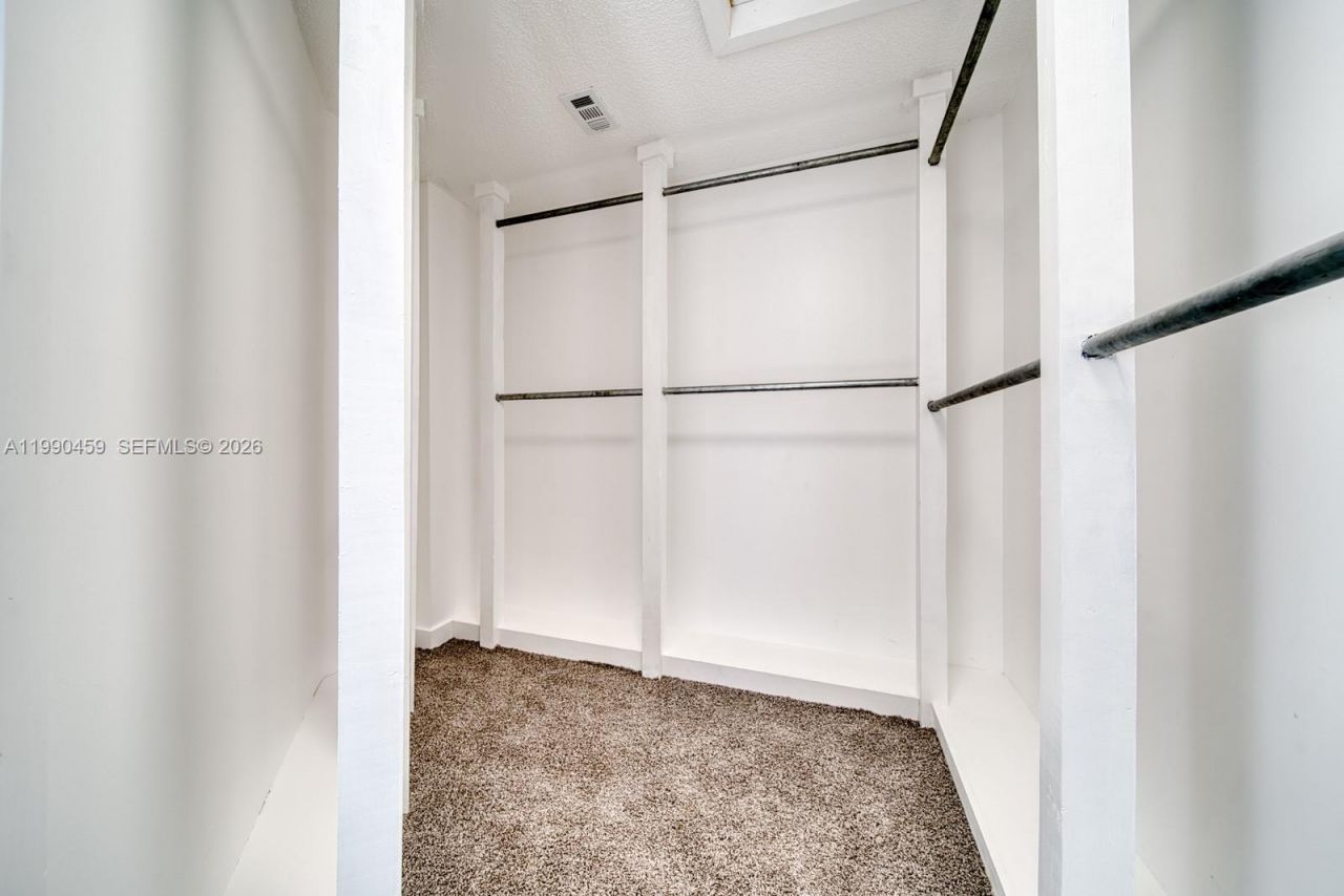 9151 W Sunrise Blvd, Plantation, FL 33322 Photo