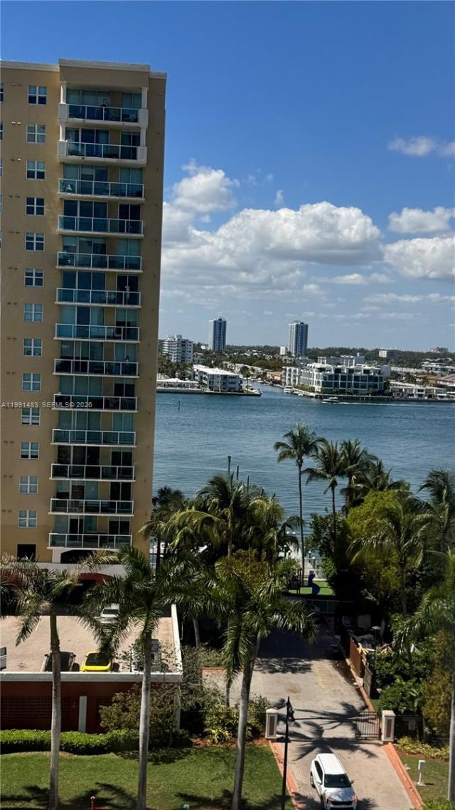17021 N Bay Rd , Unit 1015, Sunny Isles Beach, FL 33160 Photo