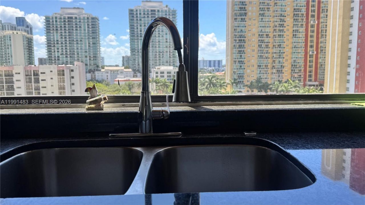 17021 N Bay Rd , Unit 1015, Sunny Isles Beach, FL 33160 Photo