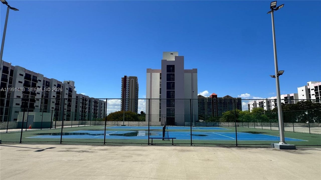 17021 N Bay Rd , Unit 1015, Sunny Isles Beach, FL 33160 Photo