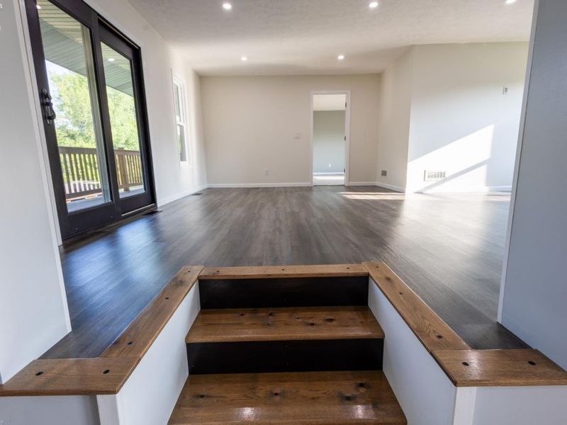 1007 Overlook Drive, Willard, OH 44890 Photo 9