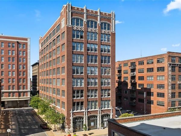 1627 Locust Street, Unit 902, St Louis, MO 63103