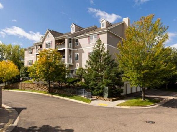 12795 Collegeview Drive, Unit 203, Eden Prairie, MN 55347