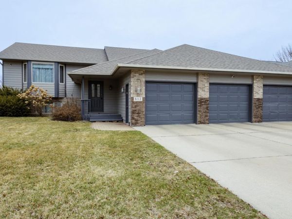 612 N Sandberg Dr, Sioux Falls, SD 57110