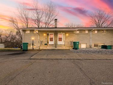 149 Huronview Court, White Lake Twp, MI 48386