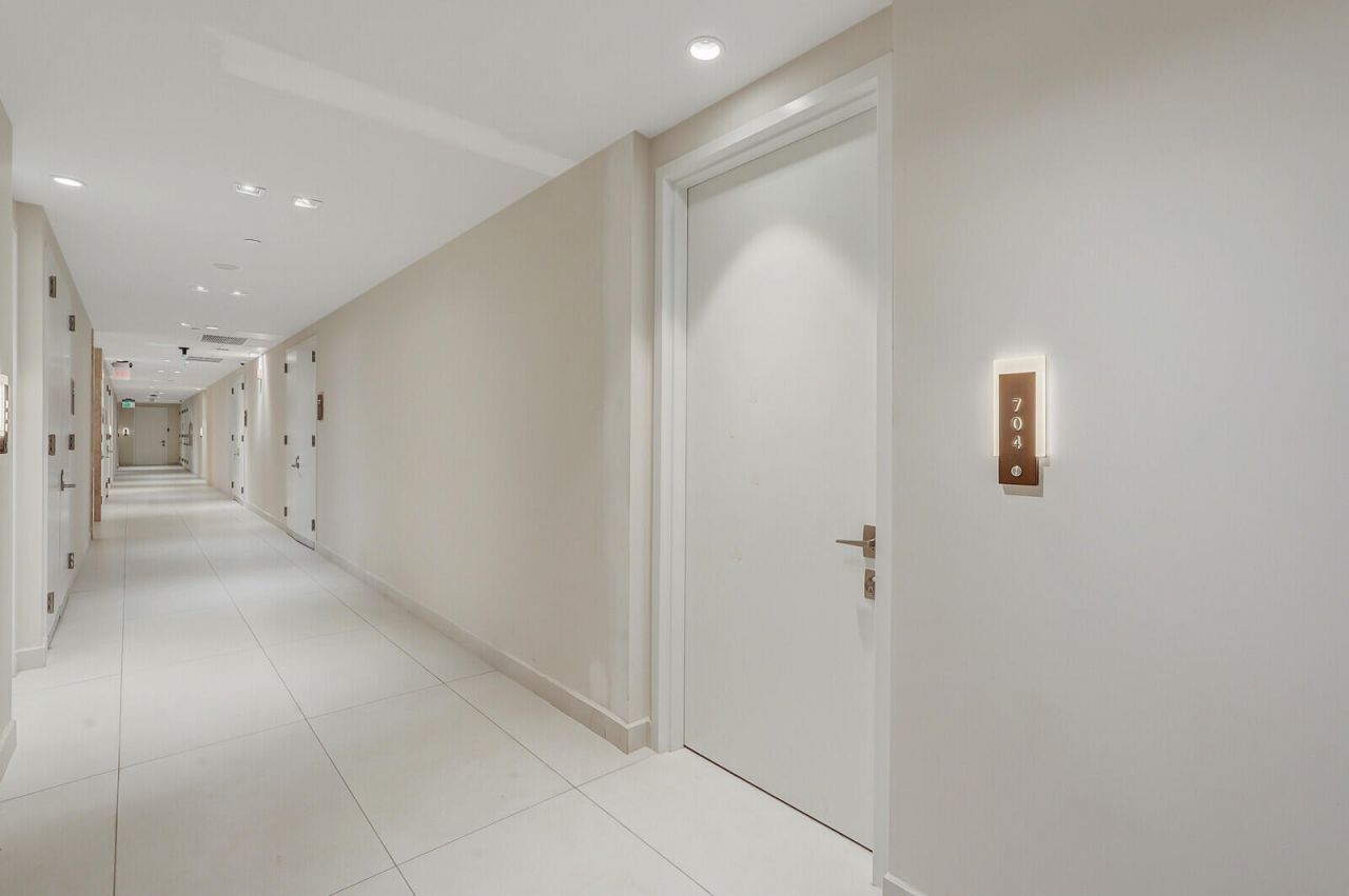 3100 N Ocean Drive, Unit 704, Riviera Beach, FL 33404 Photo