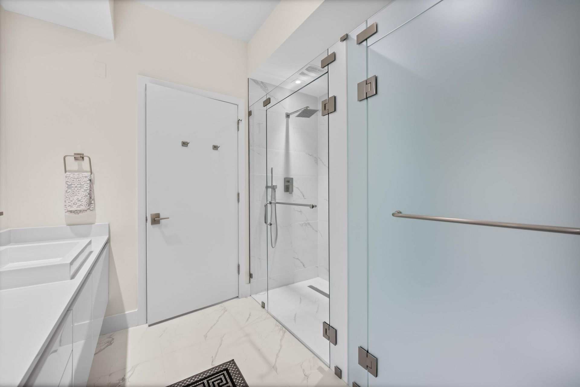 3100 N Ocean Drive, Unit 704, Riviera Beach, FL 33404 Photo