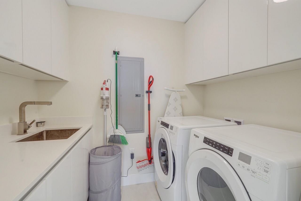 3100 N Ocean Drive, Unit 704, Riviera Beach, FL 33404 Photo