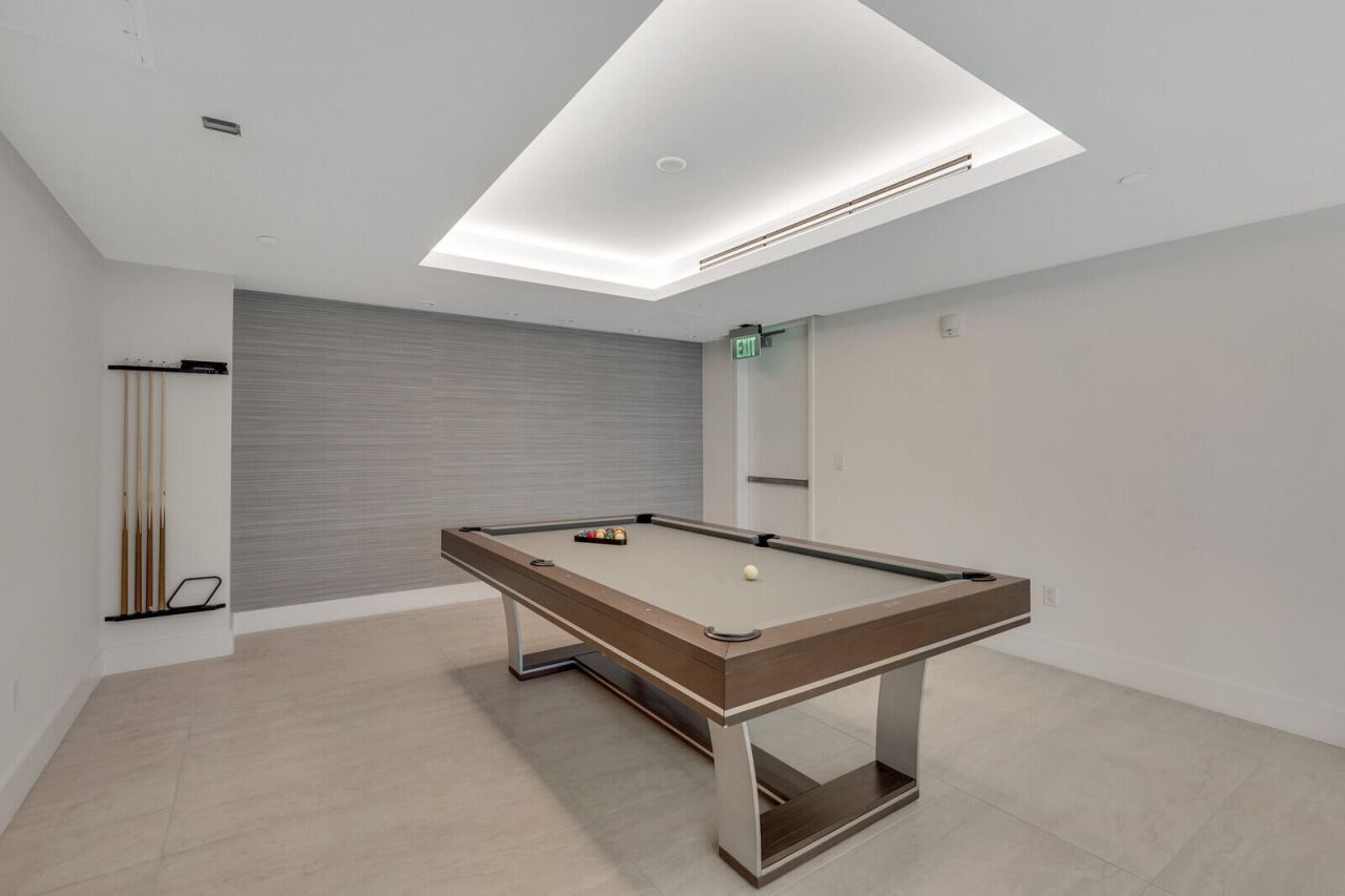 3100 N Ocean Drive, Unit 704, Riviera Beach, FL 33404 Photo