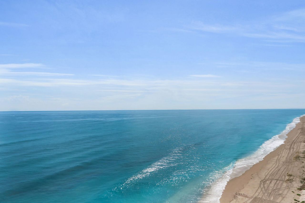 3100 N Ocean Drive, Unit 704, Riviera Beach, FL 33404 Photo