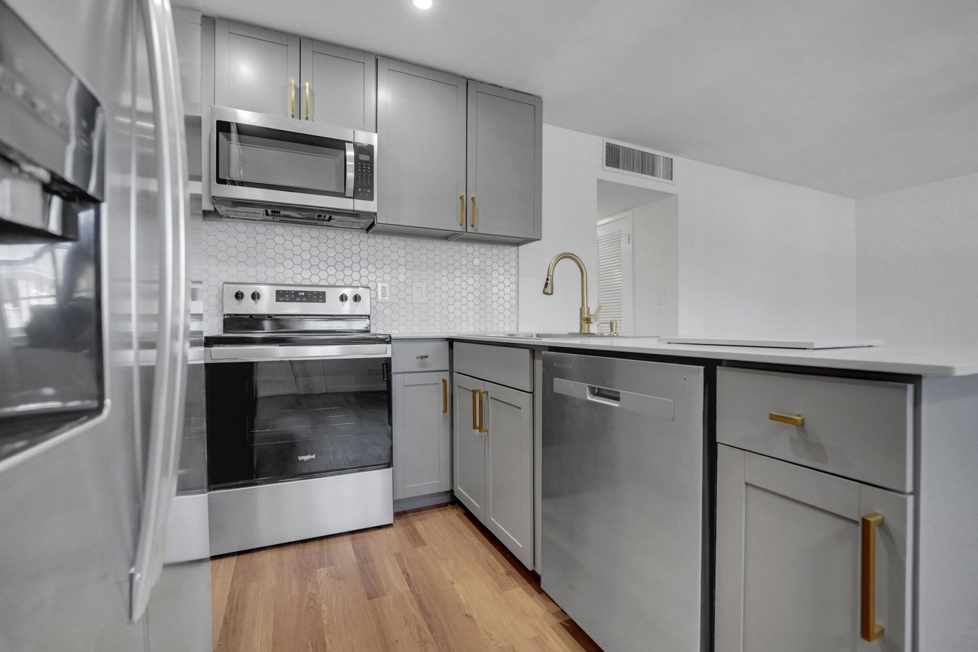 5203 NE 24th Terrace, Unit B207, Fort Lauderdale, FL 33308 Photo