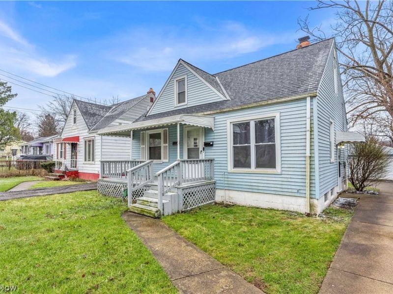 16606 Lipton Avenue, Cleveland, OH 44128 Photo 2