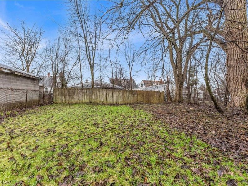 16606 Lipton Avenue, Cleveland, OH 44128 Photo 21