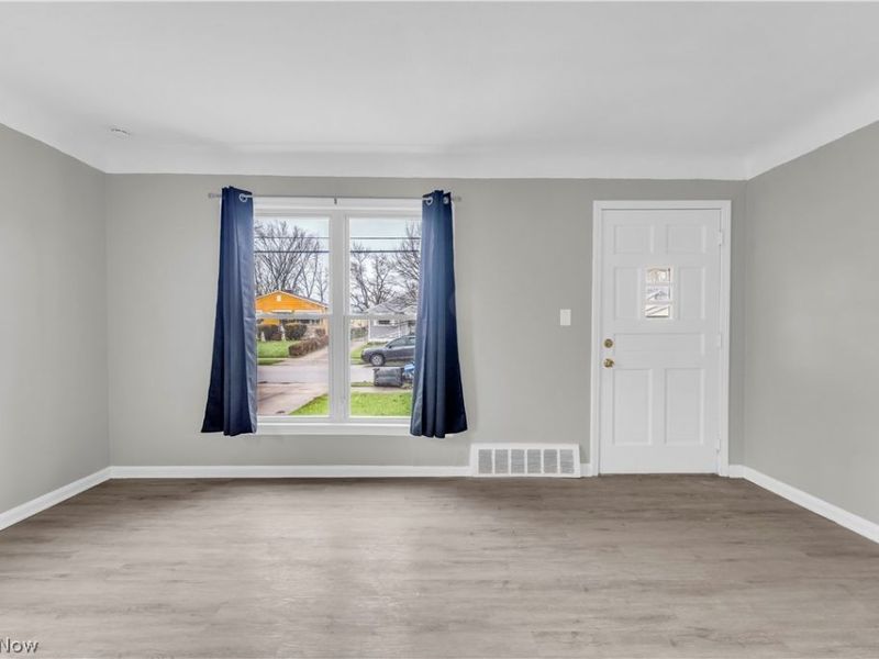 16606 Lipton Avenue, Cleveland, OH 44128 Photo 4