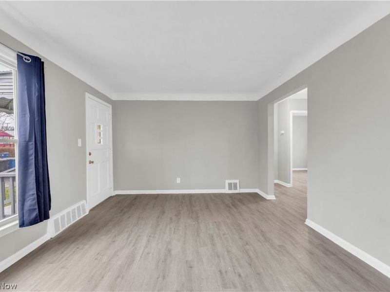 16606 Lipton Avenue, Cleveland, OH 44128 Photo 5