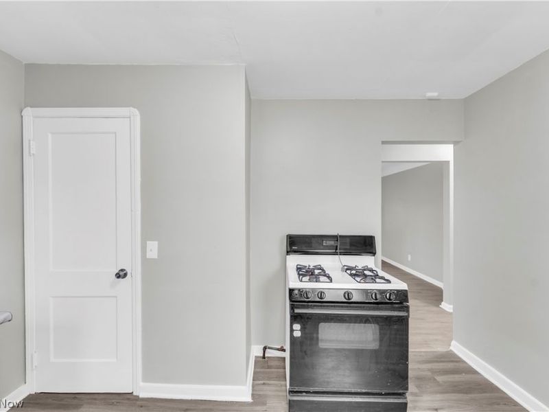 16606 Lipton Avenue, Cleveland, OH 44128 Photo 8