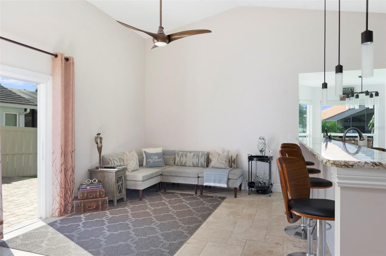 750 White Sand Drive Ne, Saint Petersburg, FL 33703 Photo